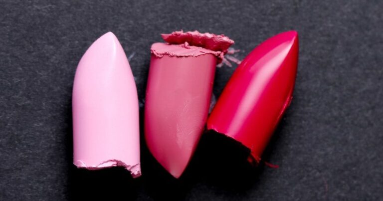 Moszacos Lipstick: The Ultimate Moisturizing Lipstick